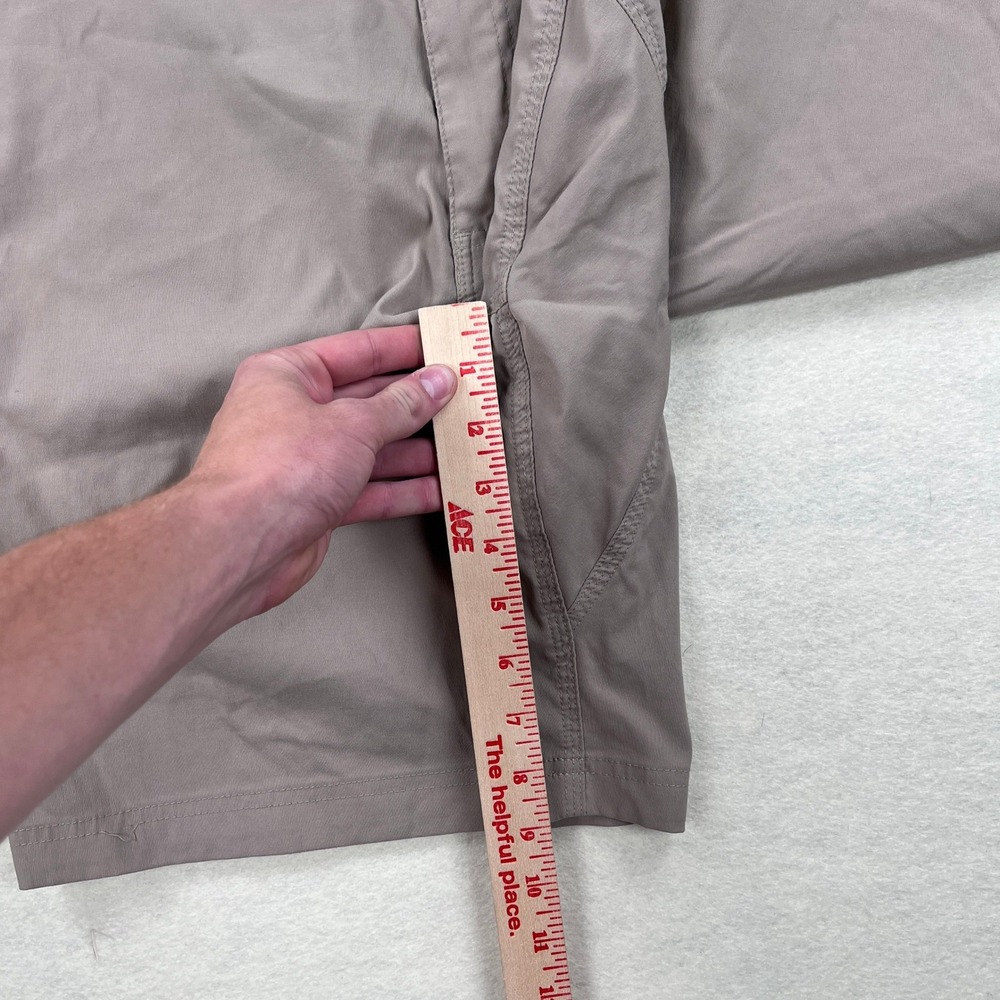 Duluth Trading Co Mens Gray Dry on the Fly Flex Waist Shorts Size 38 Standard - Picture 7 of 7